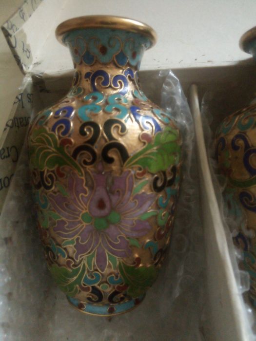 Vaze alama, lucrate cu modele in relief, noi, China