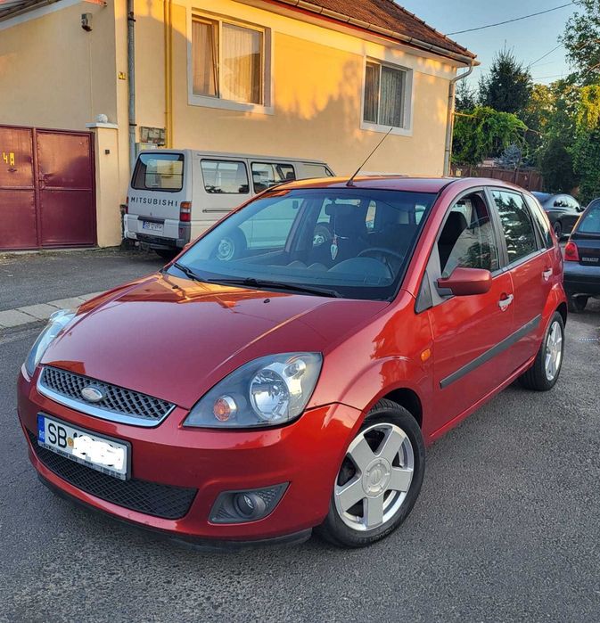 Ocazie 98000 km ford fiesta facelift 1.4 75 cp  consum 4% factura si garantie