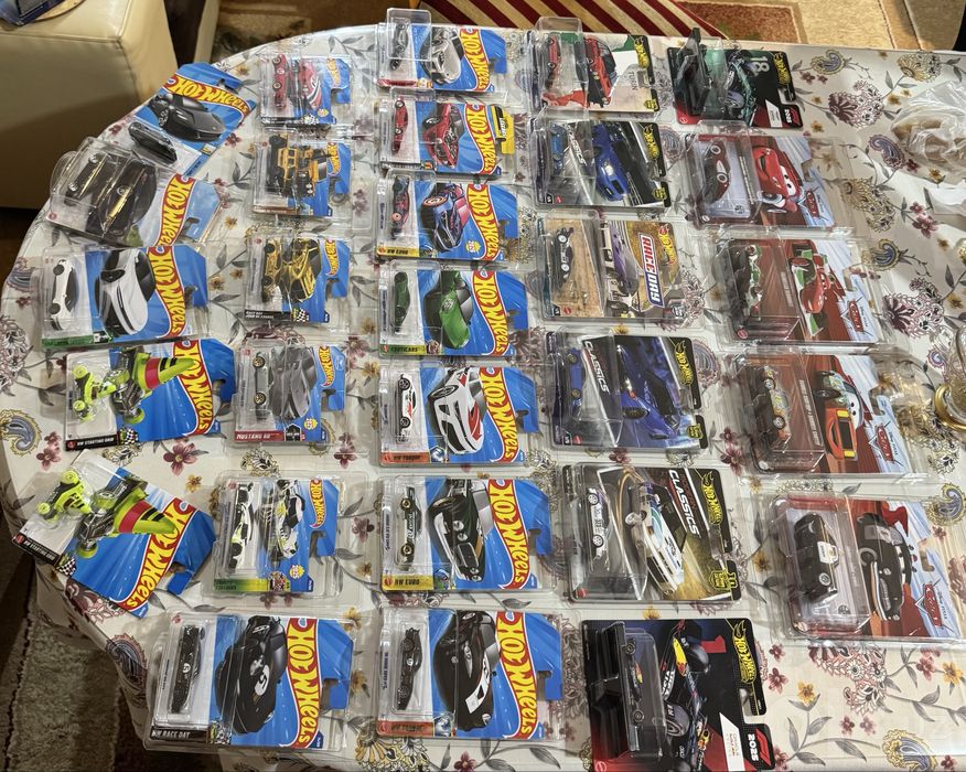 Hot Wheels Main Premium Pixar Cars