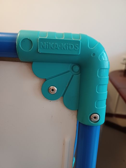 Продам детский мольберт и столик