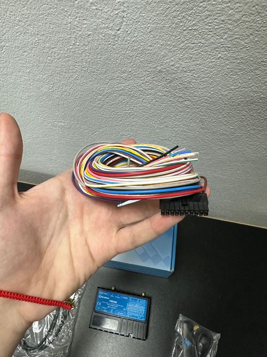 GPS трекер Teltonika FM5300