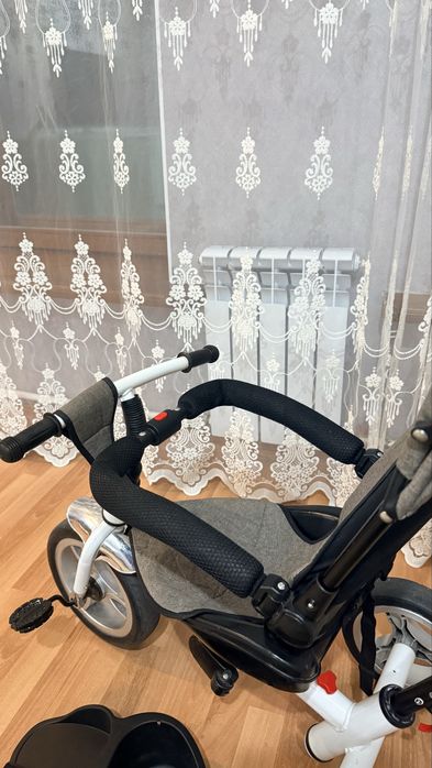 Продам детский велосипед коляска