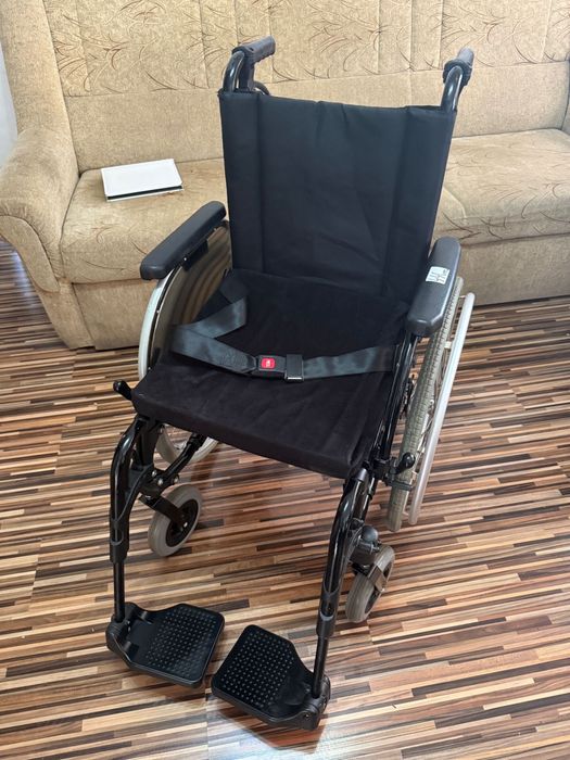 Scaun rulant medical handicap dizabilitati batrani