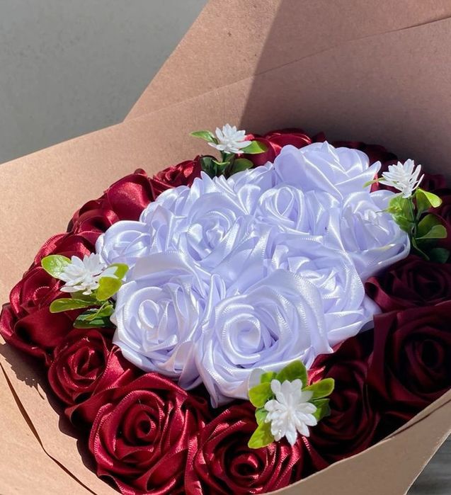 Атласные розы из лент