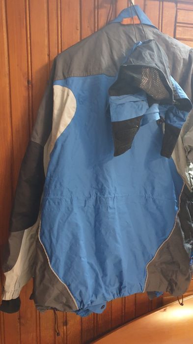 Яке за ски в синьо и сиво.Размер L