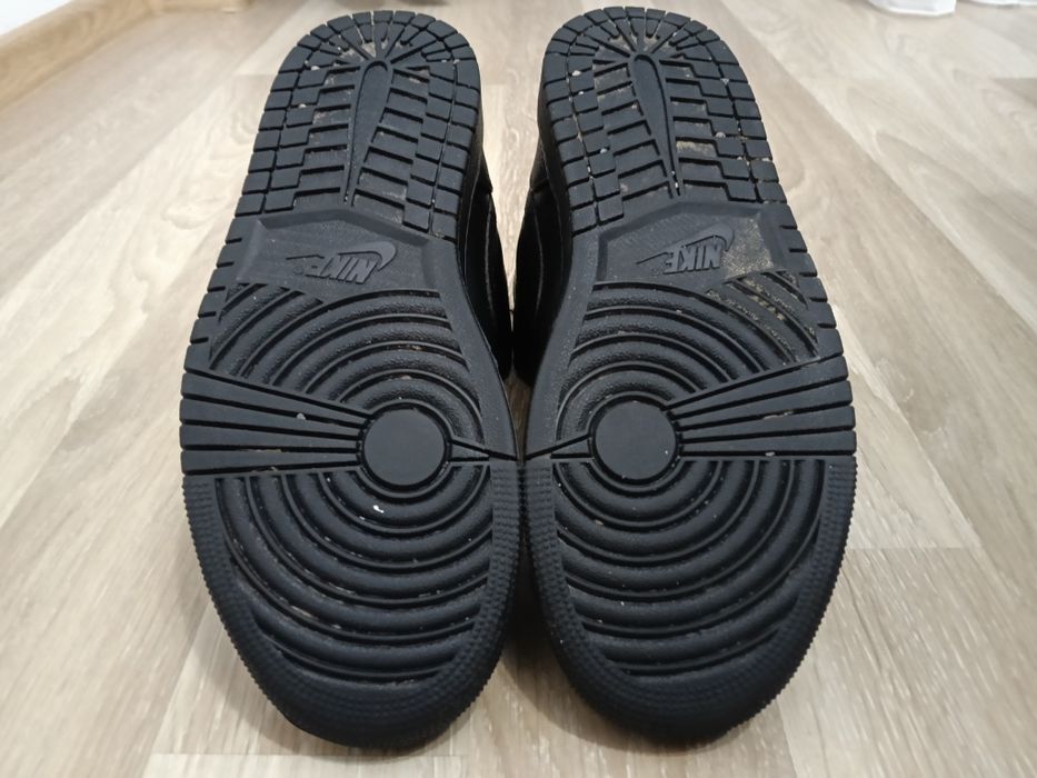 Adidași Nike Jordan 1 mărimea 42
