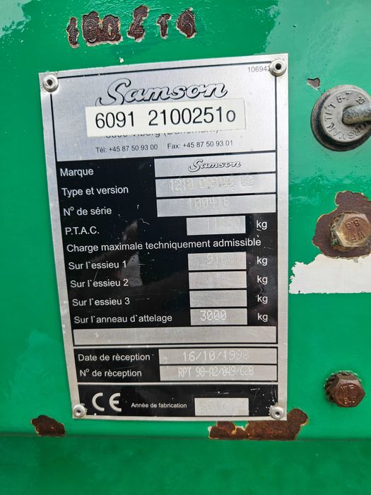 Masina imprastiat gunoi Samson SP 15