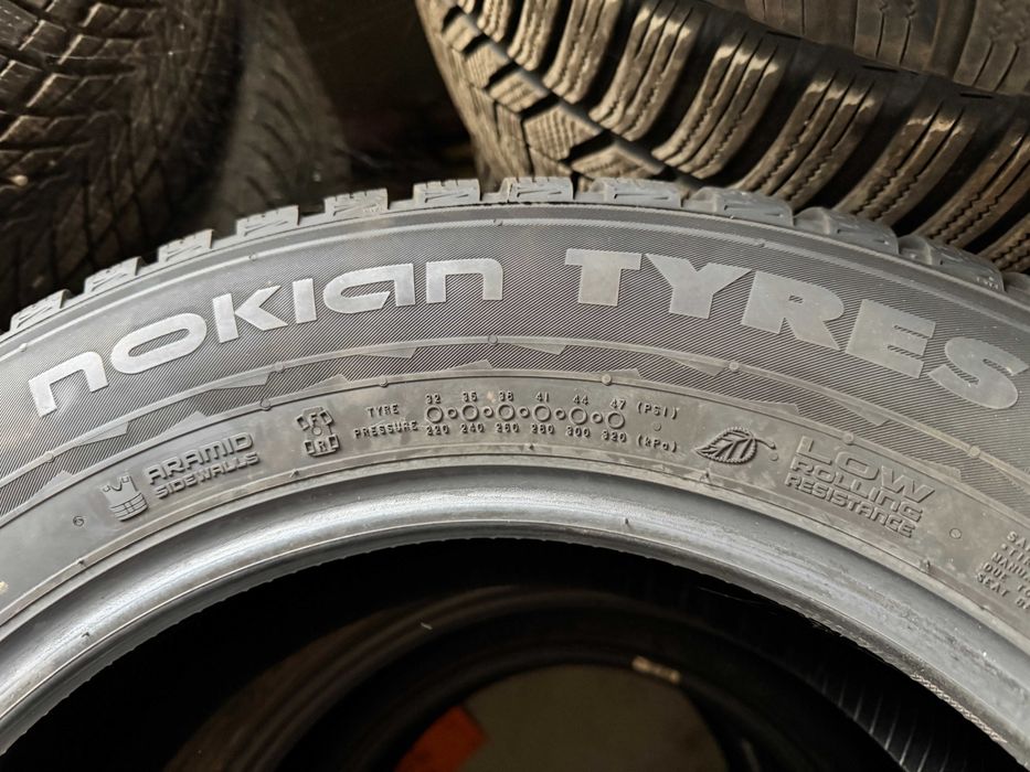 Anvelope Iarna Nokian 215/65 R17 SnowProof 2