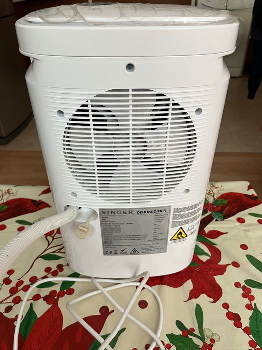 Влагоуловител с йонизатор SINGER SDHM - 12L