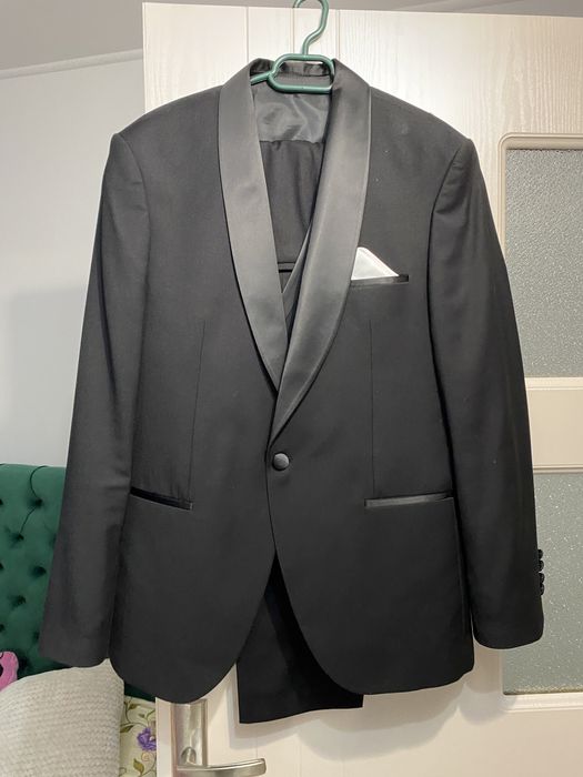 Costum barbati purtat o singura data