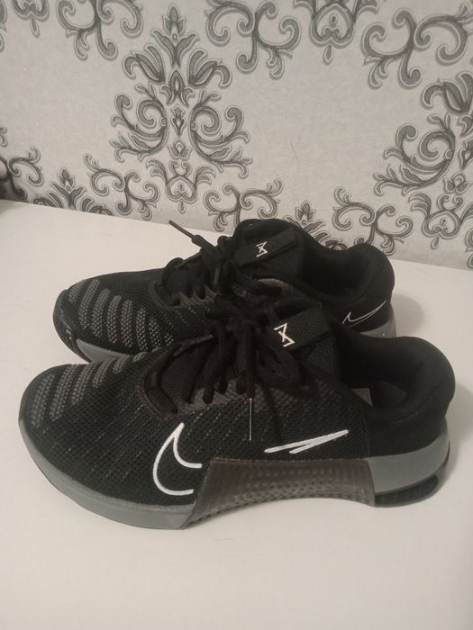 Продам кроссовки Nike METCON 7