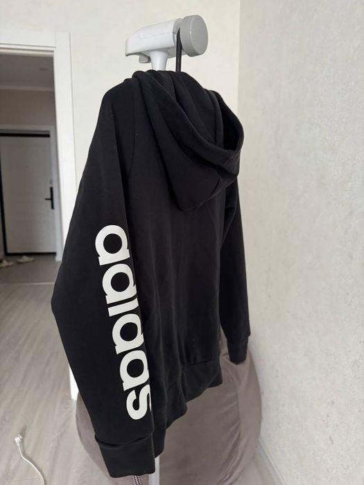 Продаётся женский спортивный костюм