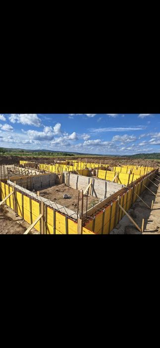 Vând Cofraje tip doka și popici metalici