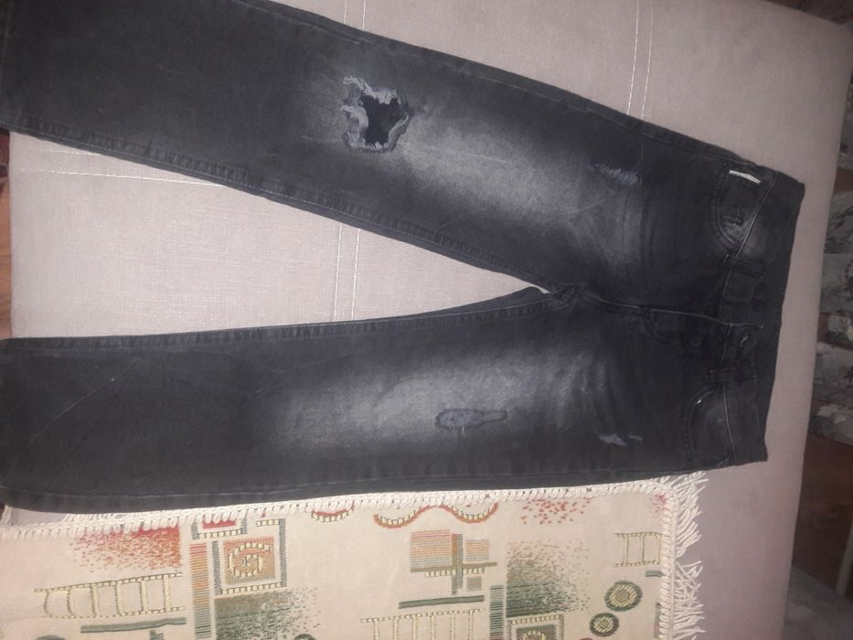 Продам джинсы для мальчика