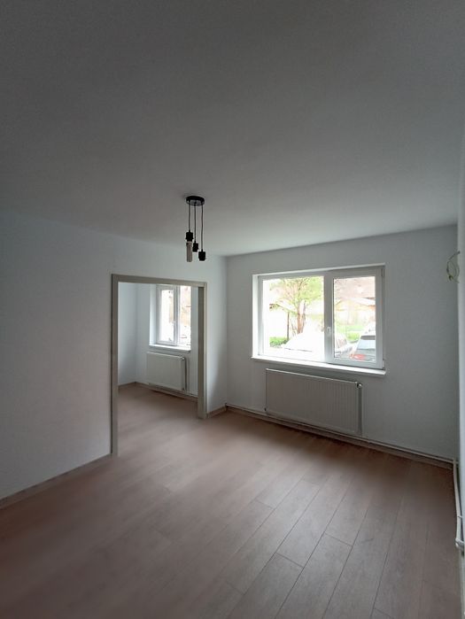Vând apartament cu 3 camere