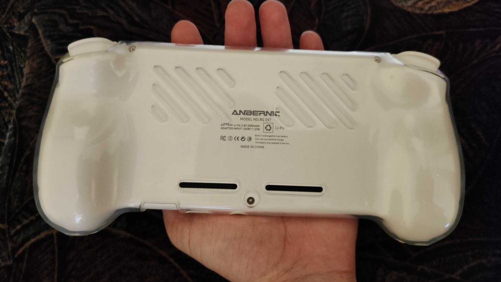 Consolă Nouă Anbernic RG 557 White / 12GB RAM + 256GB Storage + 256G SD Card