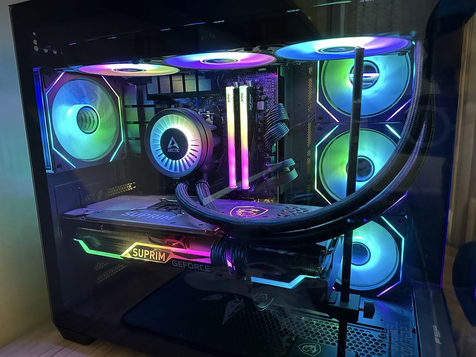 Геймърски компютър / ryzen 7 9800x3d , rtx 3070 , 32gb ram