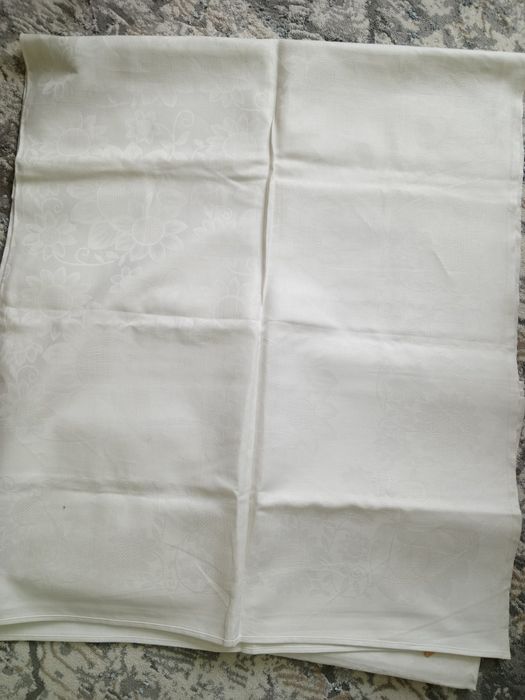 Продаются скатерти