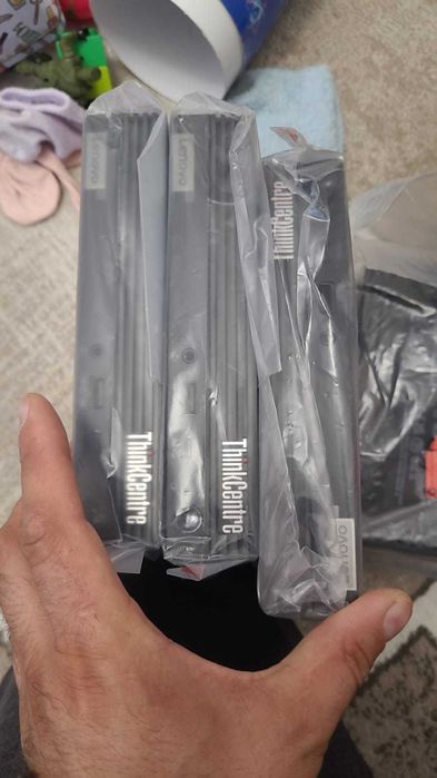 Calculator Lenovo ThinkCentre M70Q, i5-10400T, 32GB RAM - Nou