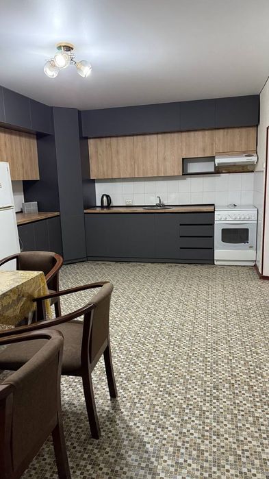 Нарпай центрда уй, ховли сотилади.