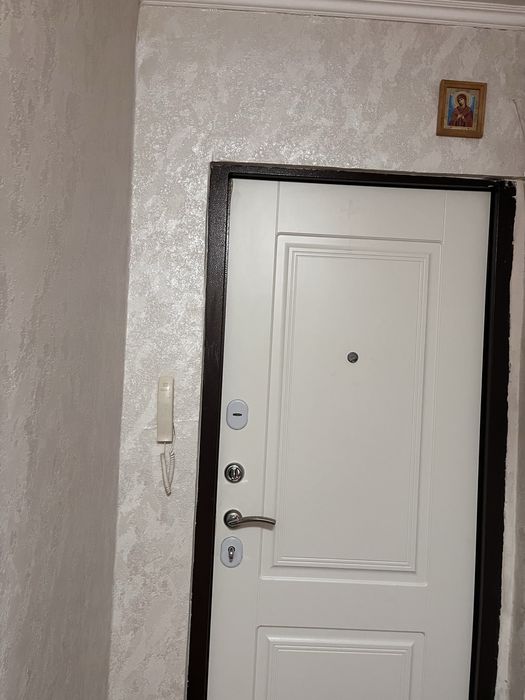 Продам трех комнатеую квартиру