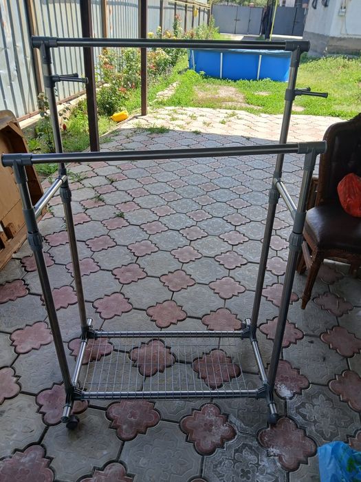 Продам вешалку состояние нового
