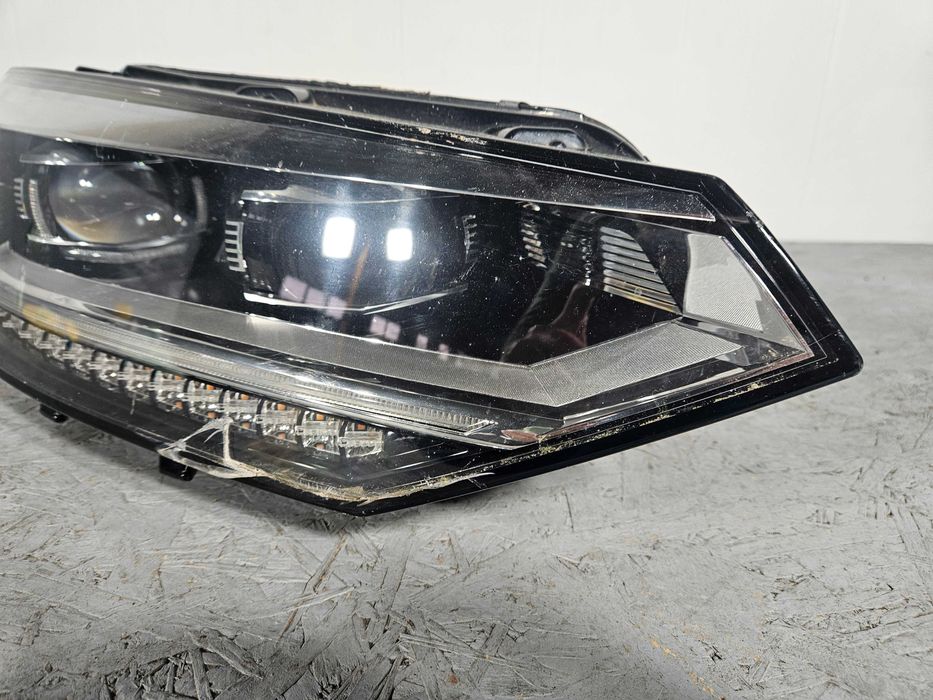 Оригинален Десен фар VW TOURAN 2015 - LED