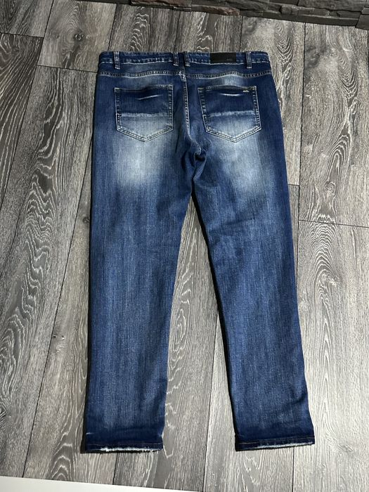 Blugi amiri albastri