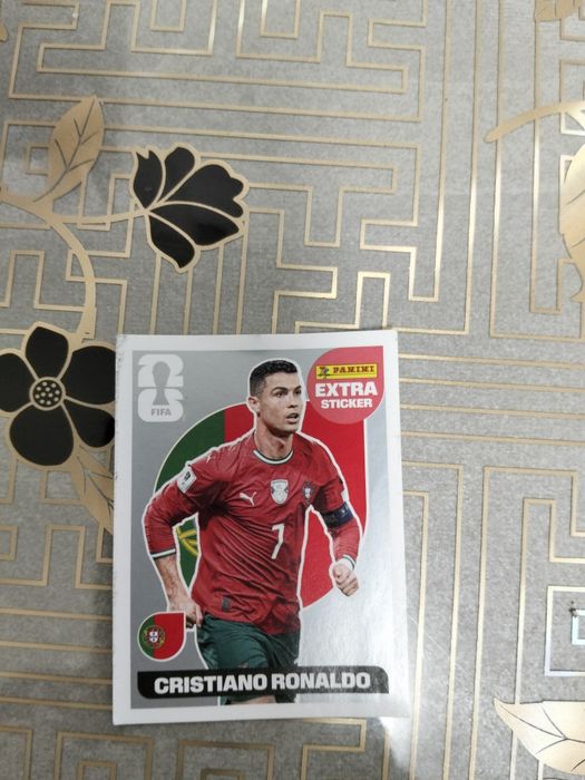 Vând Cristiano Ronaldo extra sticker silver