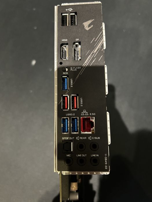 Placa de baza - B550 Aorus Elite V2 + Procesor Ryzen 3 4100