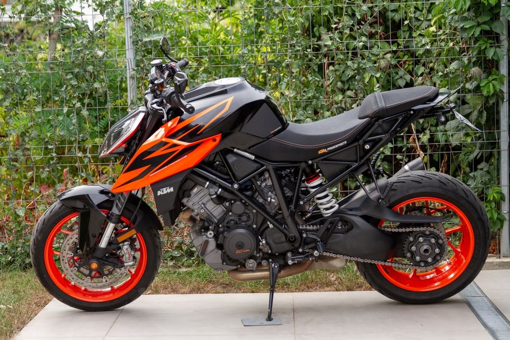 Vand KTM 1290 Superduke R - ABS, Traction control, Keyless go