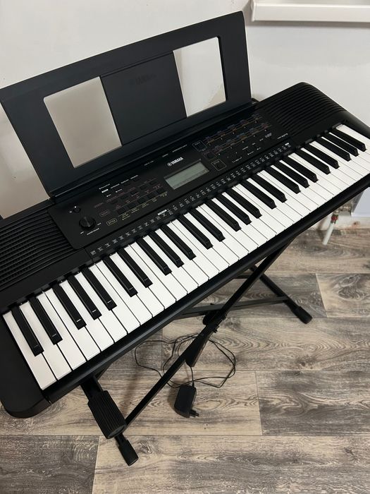Синтезатор YAMAHA PSR-E273
