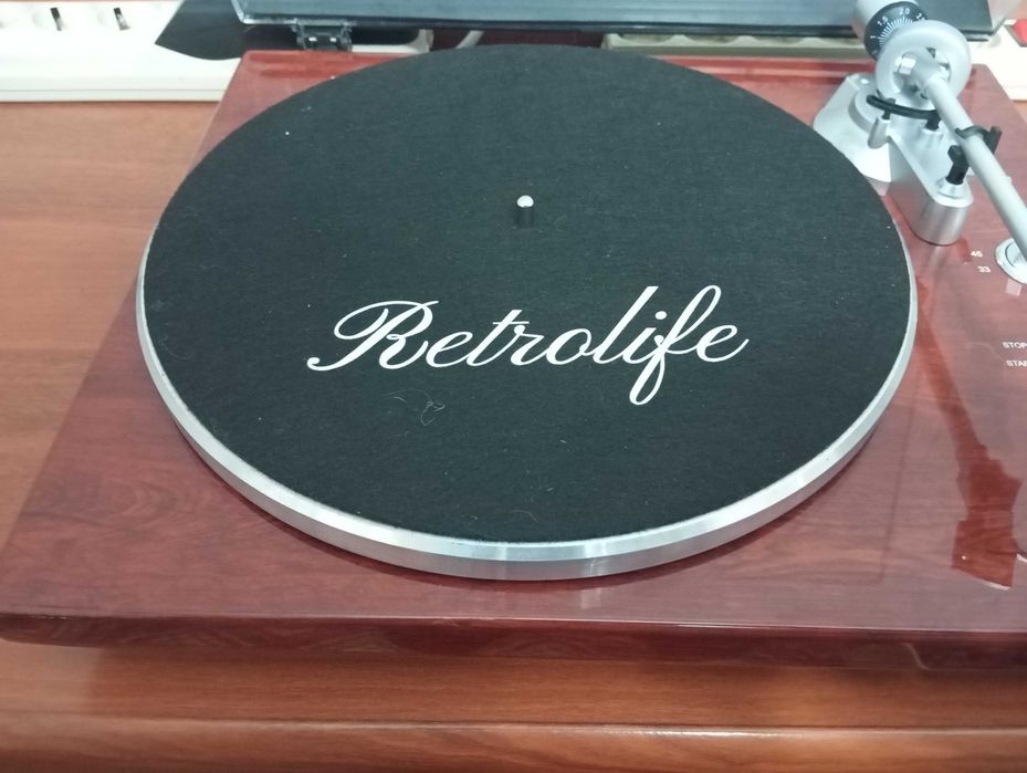 Проигрыватель винил дисков Retrolife HQ-KZ006.