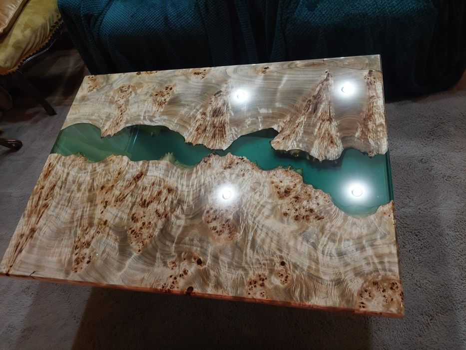 Mese și măsuțe din stoc sau la comanda