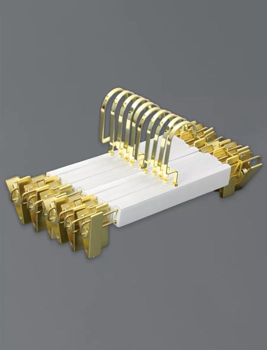 Продам вешалки для верха и низа