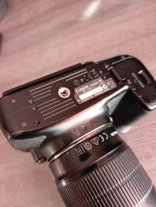 Canon 60 d  kamplektida batareyka zaryadnik