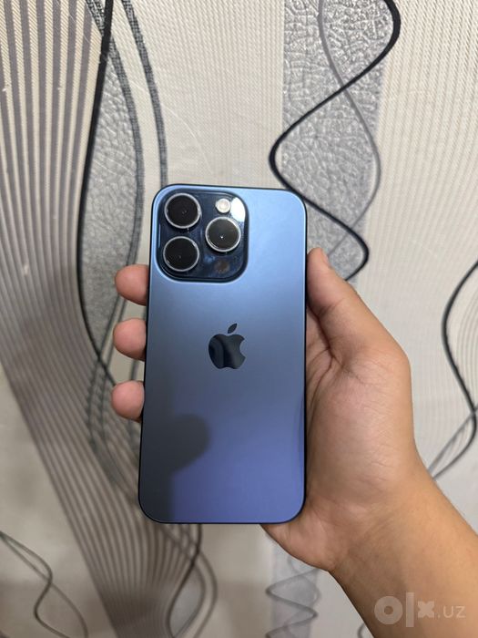 iPhone 15 pro blue