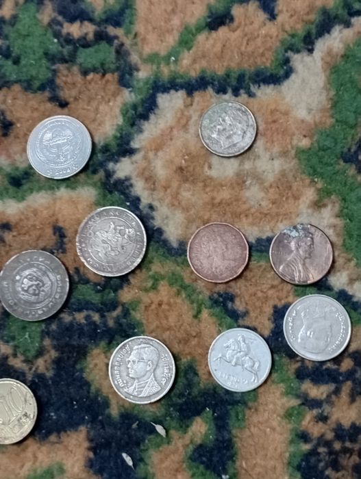 Продам монеты разные
