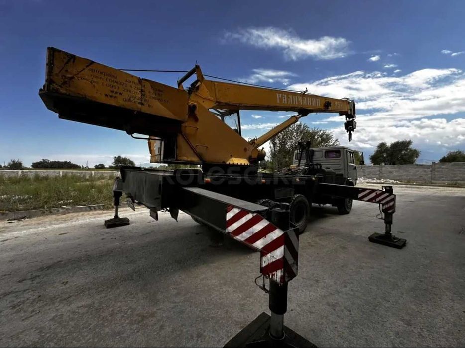 Автокран Галичанин 25тонн