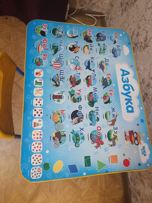 Продаю детский стол со стулом