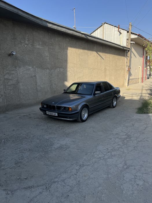 Продам машину BMW 5 серии кузов Е34 525