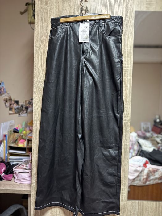 Черен кожен панталон долнище Bershka с етикет с широки крачоли ХЛ