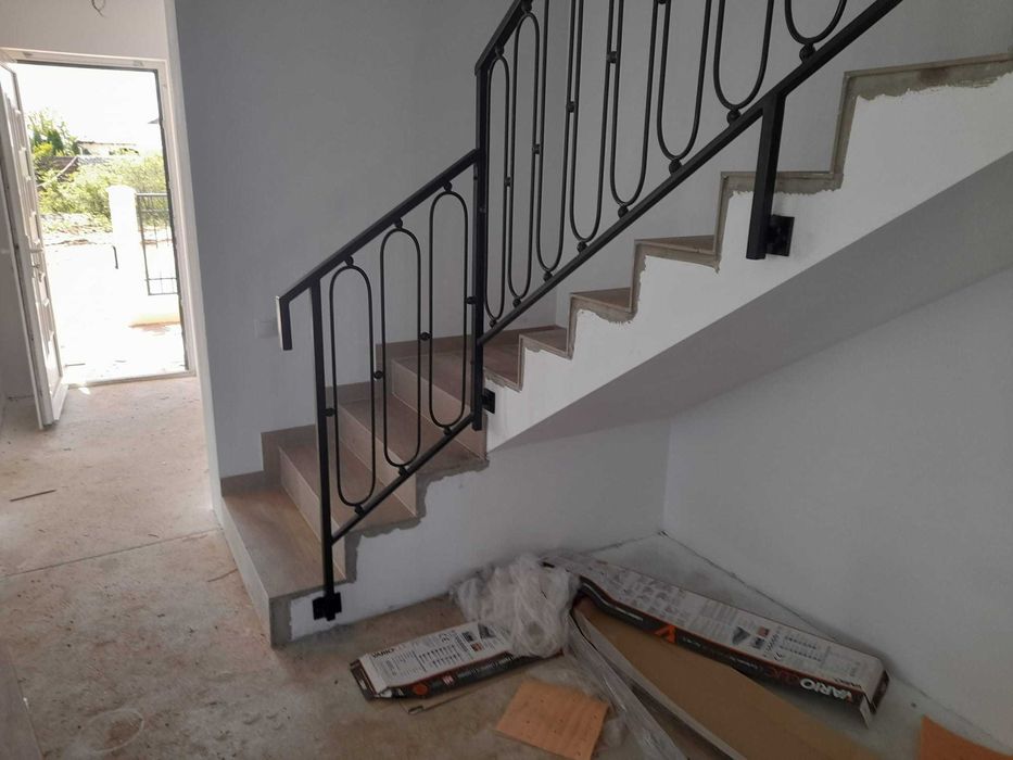Scări Metalice Interioare / Exterioare • Execuție la Comandă