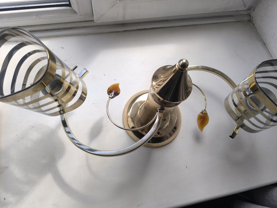 Продаю      люстру