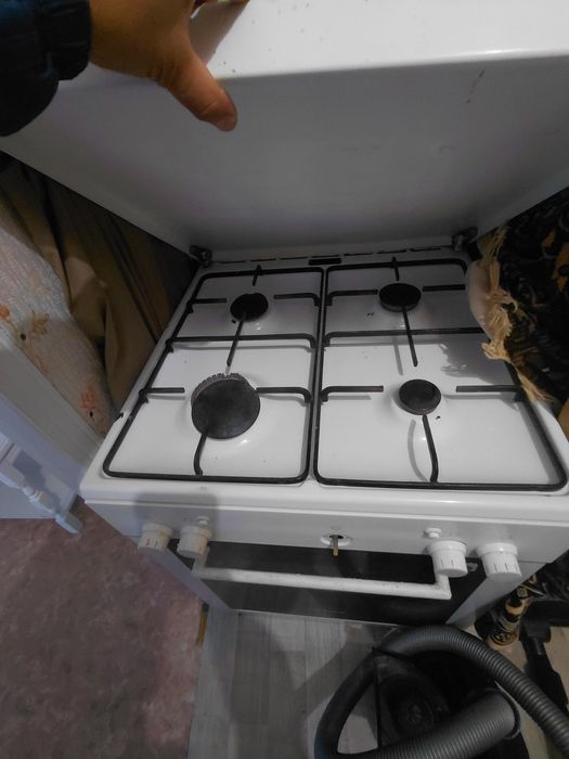 Продам газовую плиту