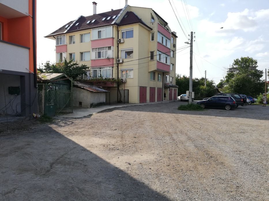 Продавам 20кв.м. Вода,ток.