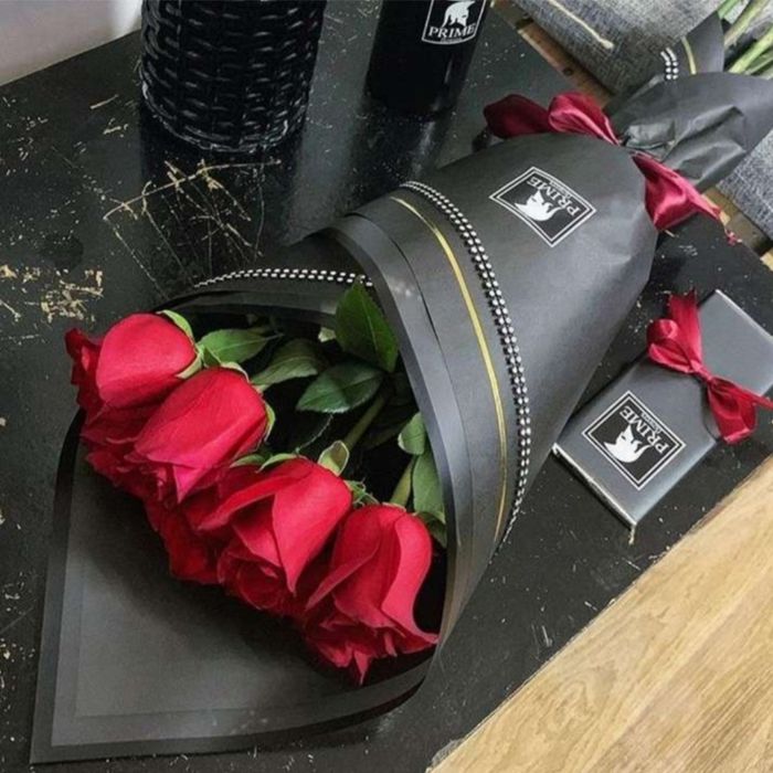 Розы метровые. Цветы и букеты