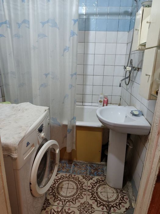 Yashnobot metroni oldida qizlarga ayollarga  kvartira yosh oila bn she