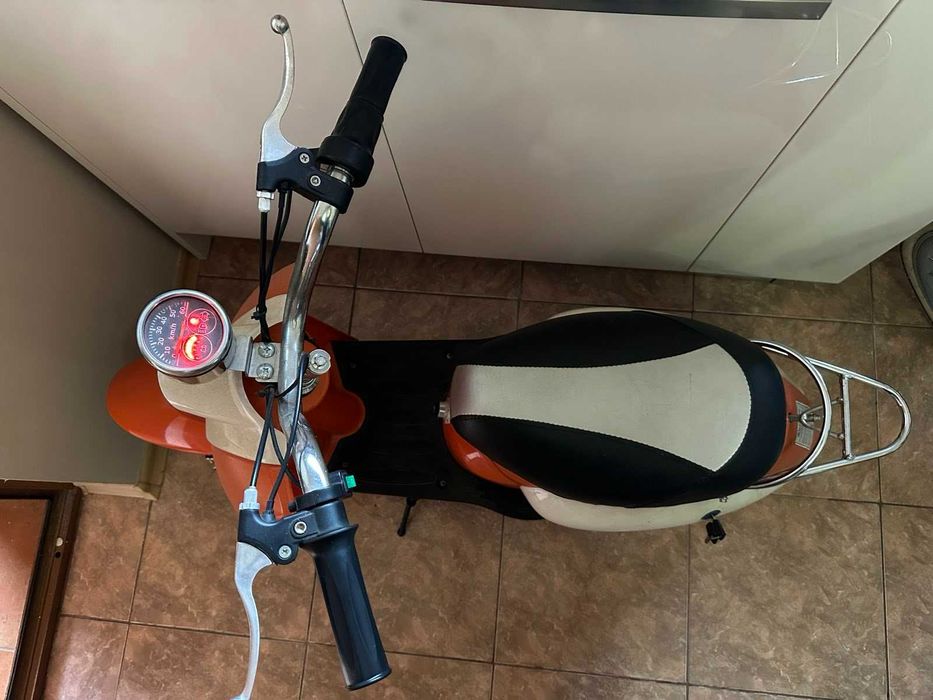 Детски електрически скутер LITTLE HORNET 250W