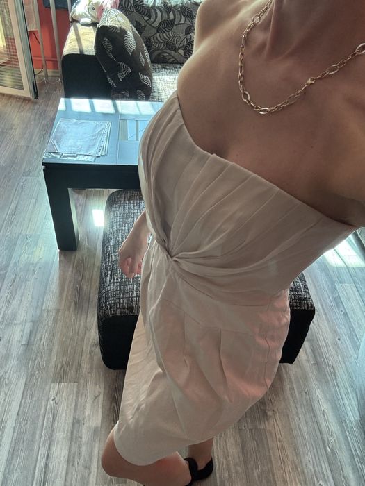 Коктейлна секси рокличка